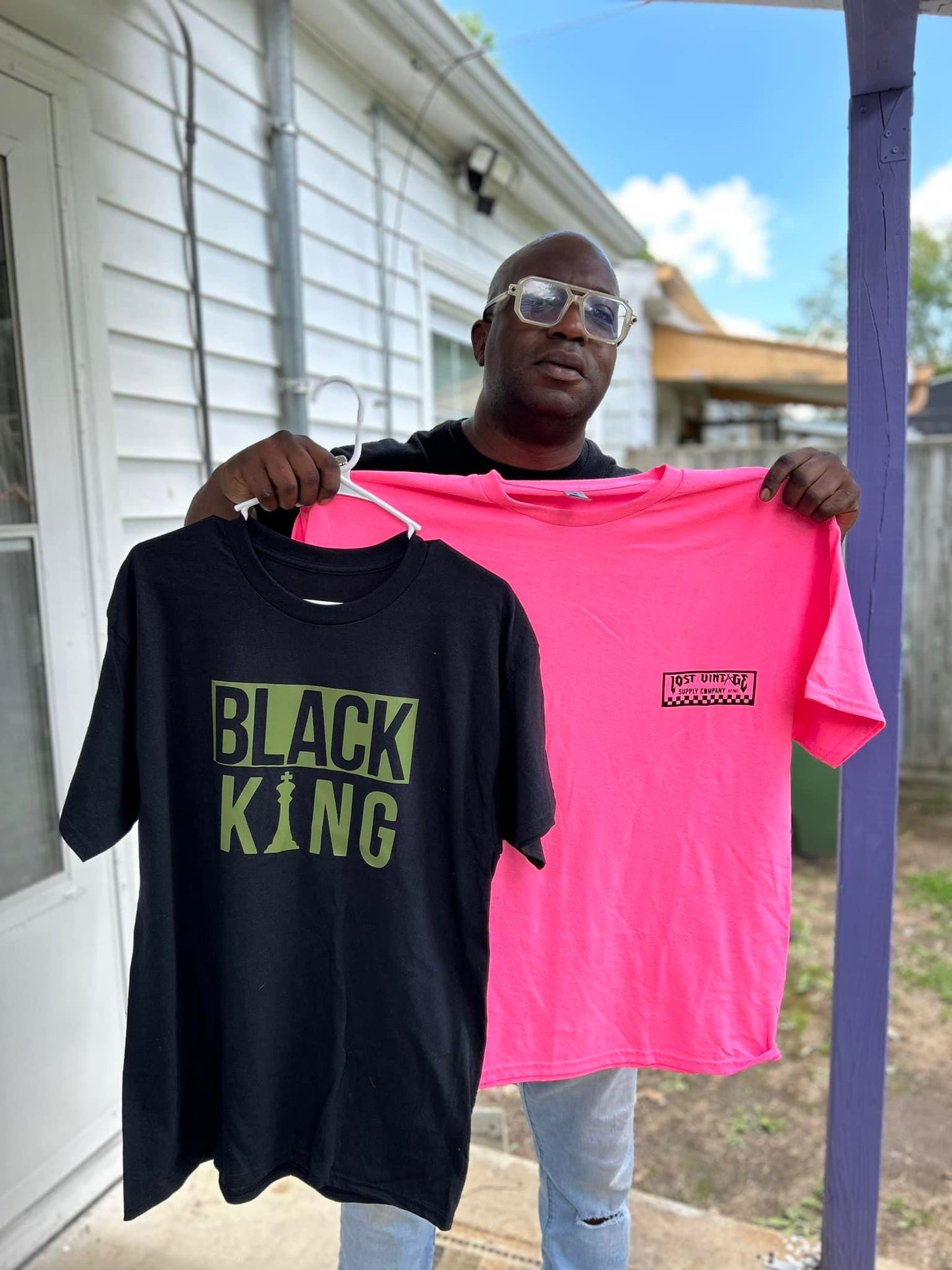 Black King T